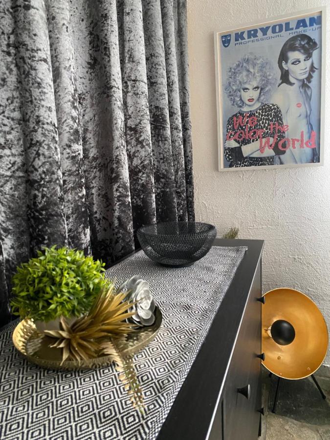 Apartment Paris Njivice Buitenkant foto