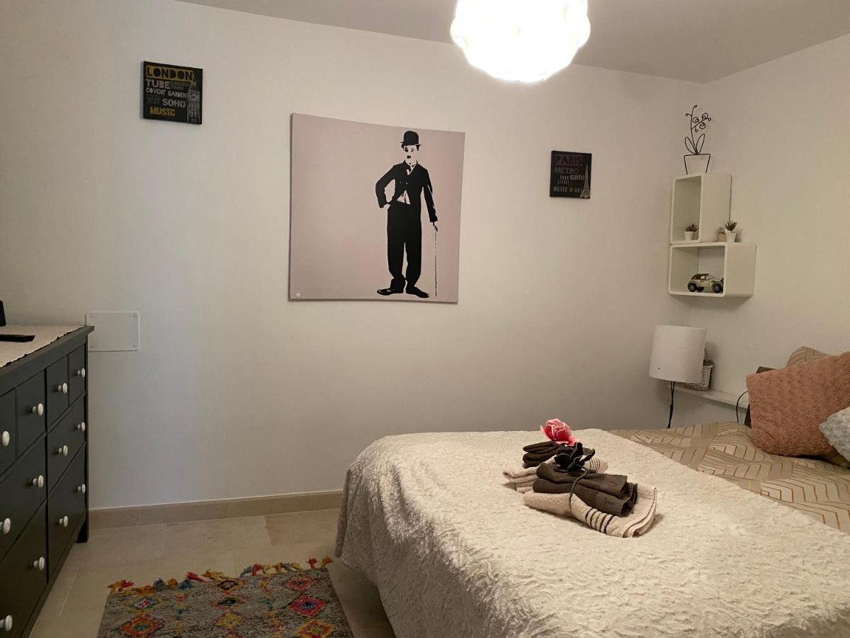 Apartment Paris Njivice Buitenkant foto
